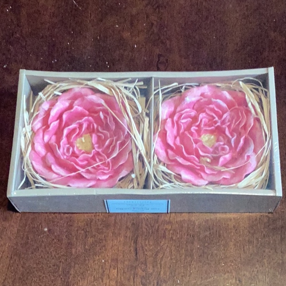 Pink Pottery barn rose floating candles NIB.